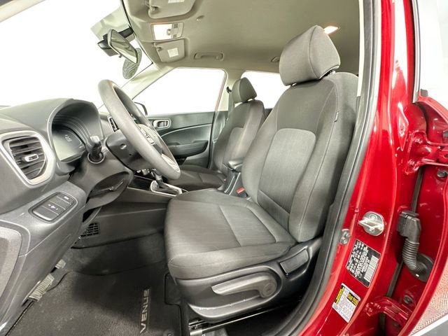 Used 2024 Hyundai Venue SE image 16