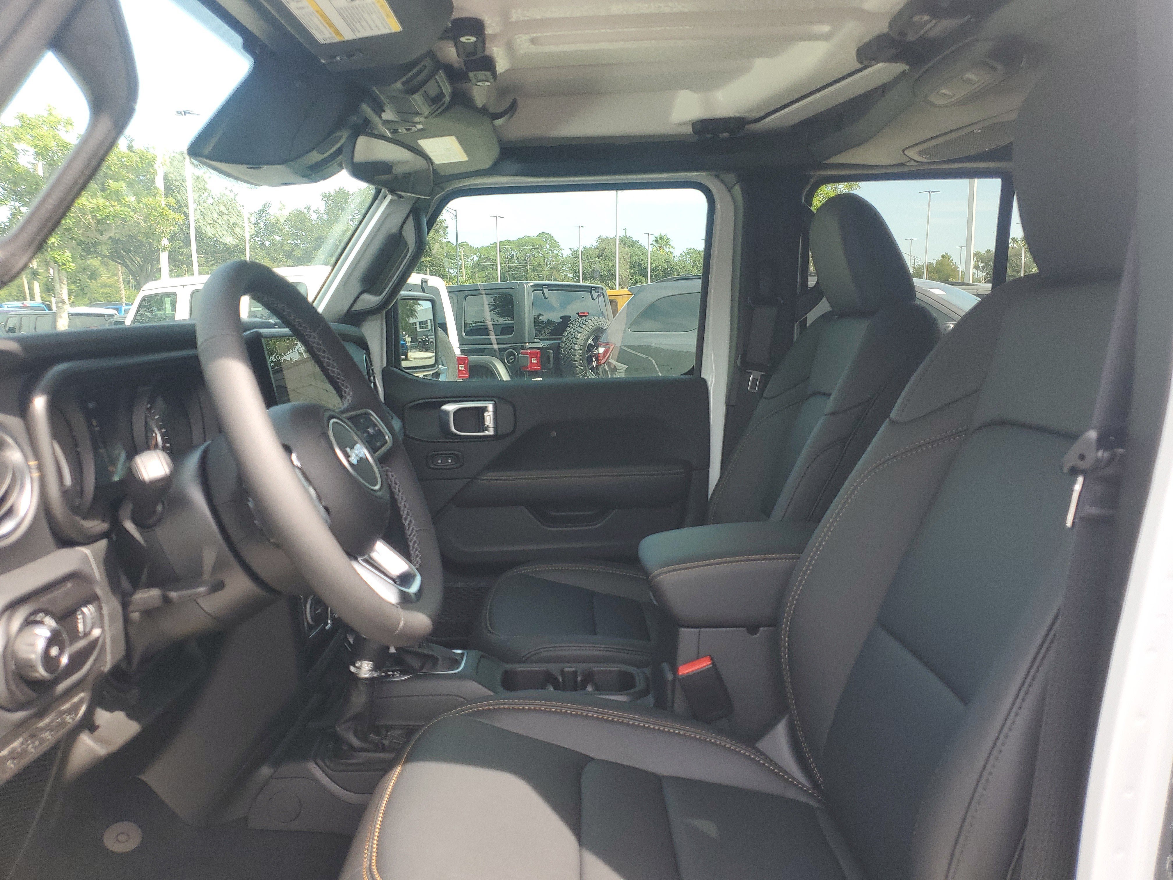 New 2026 Jeep Wrangler Unlimited Sahara w/ Safety Group AWD/4WD image 11