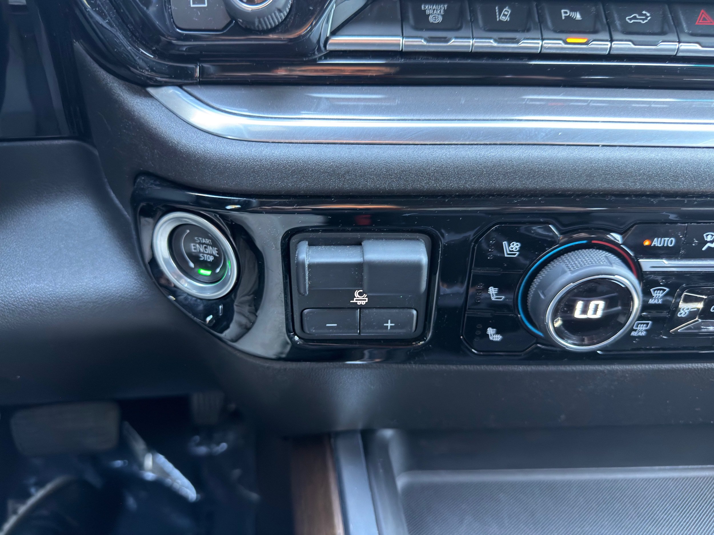 Used 2024 Chevrolet Silverado 2500 High Country AWD/4WD image 40