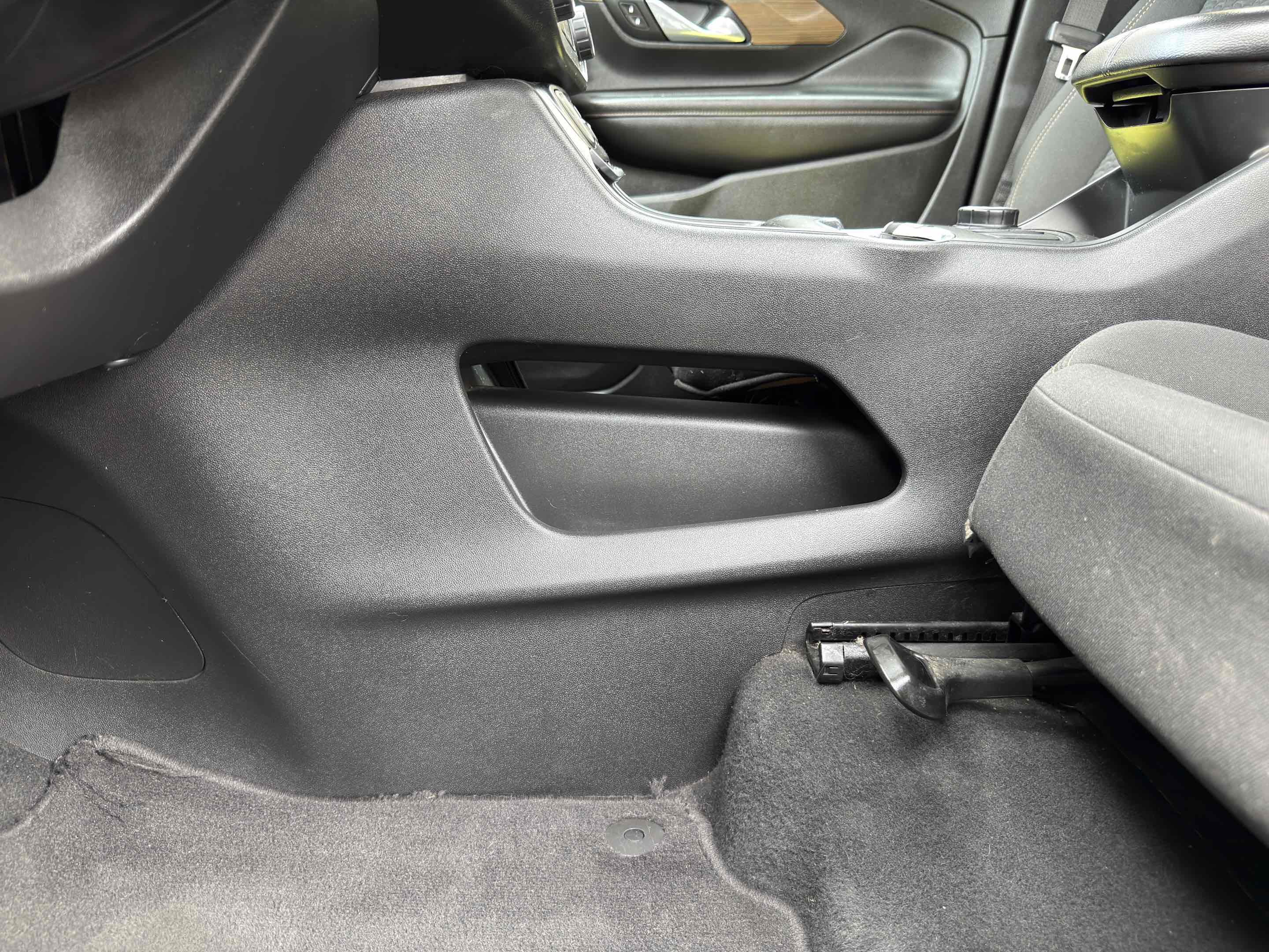 Used 2020 GMC Terrain SLE w/ Elevation Edition image 35