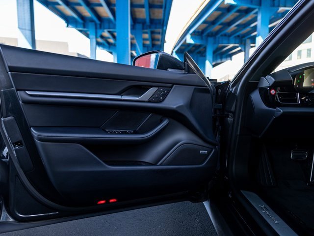 Used 2025 Porsche Cayenne S image 27