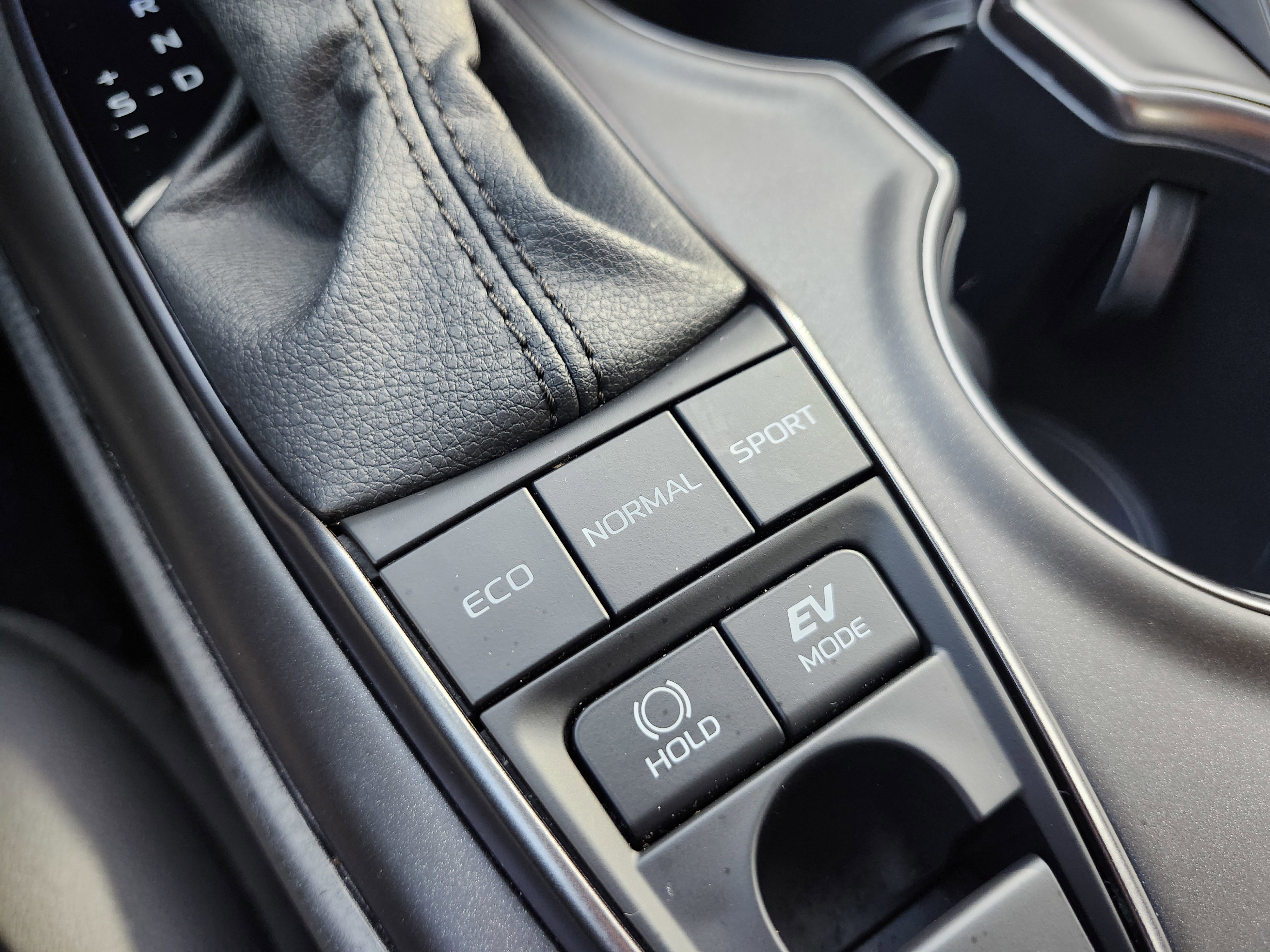 Used 2024 Toyota Camry XSE w/ Navigation Package image 10