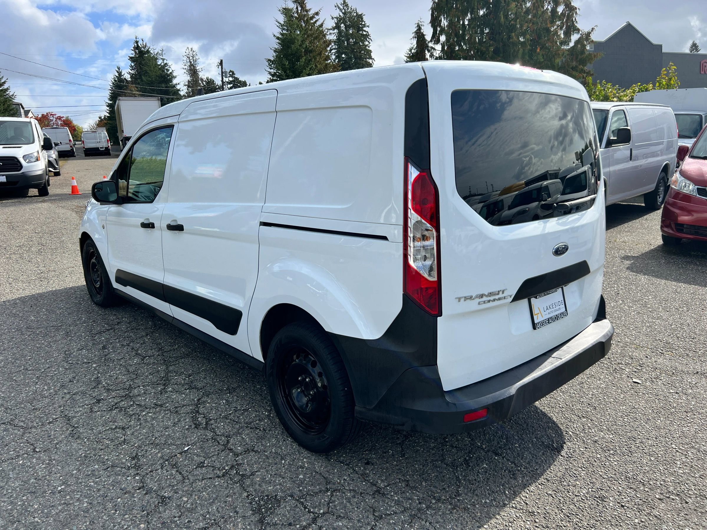 Used 2022 Ford Transit Connect XL image 5