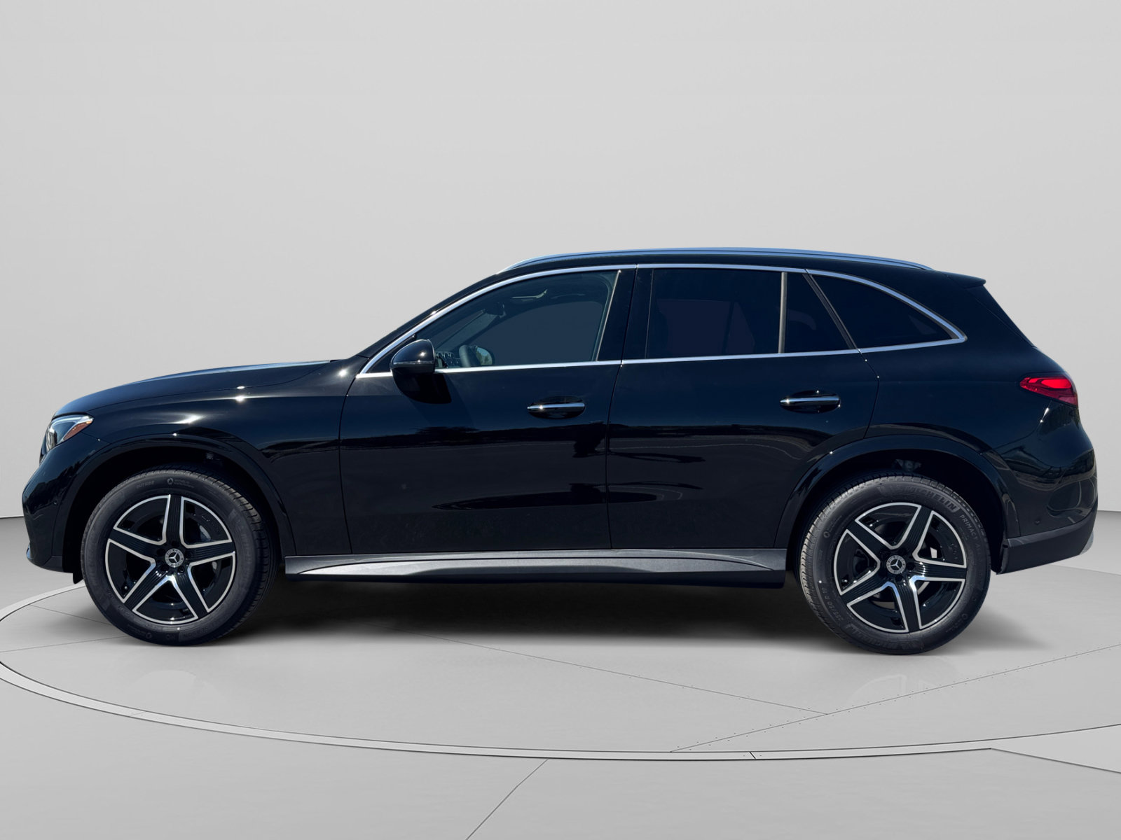New 2026 Mercedes-Benz GLC 300 4MATIC image 2