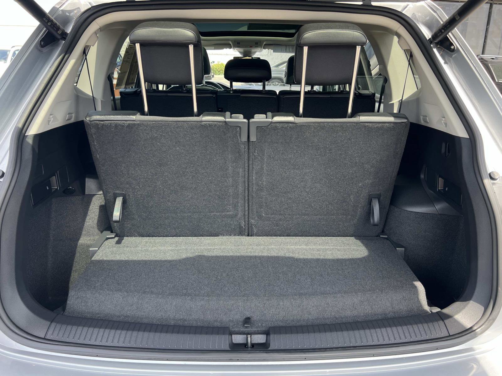 Certified 2023 Volkswagen Tiguan SE w/ Panoramic Sunroof Package FWD image 25