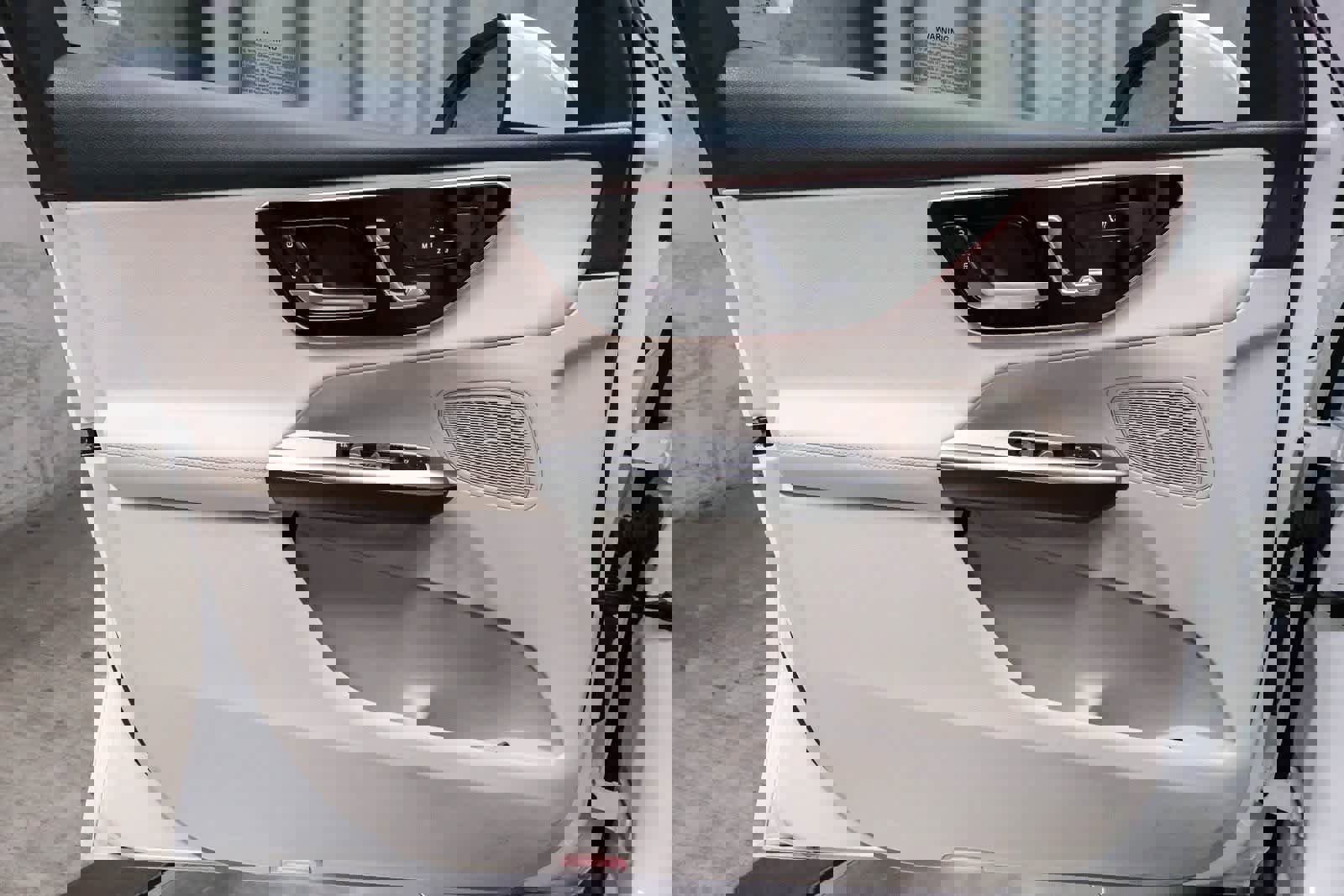 Certified 2025 Mercedes-Benz GLC 300 4MATIC image 23