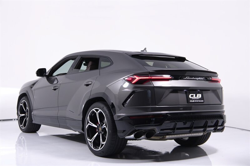 Used 2021 Lamborghini Urus AWD/4WD image 10