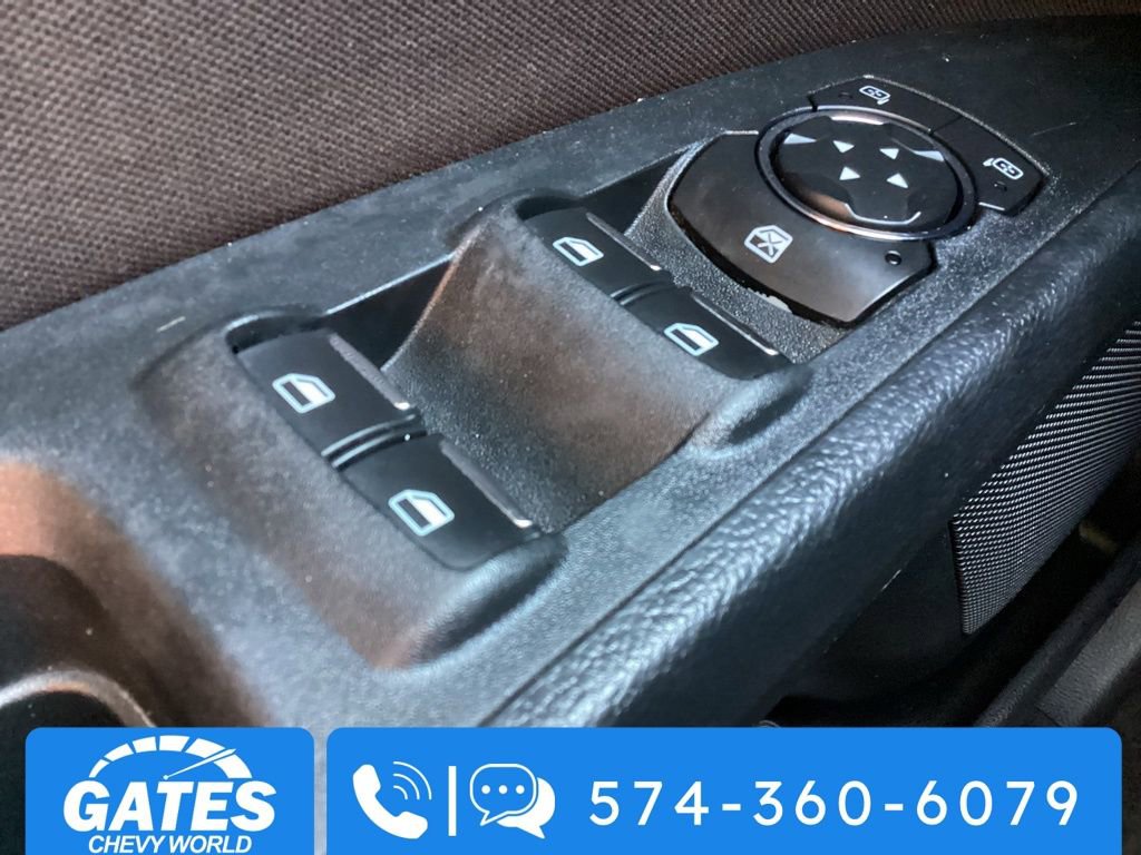 Used 2018 Ford Fusion SE w/ Fusion SE Technology Package FWD image 19