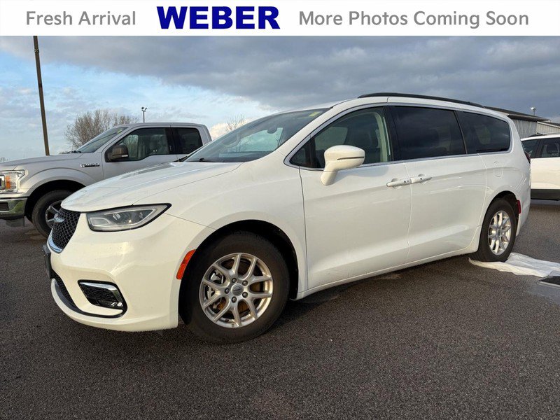 Used 2022 Chrysler Pacifica Touring-L image 1