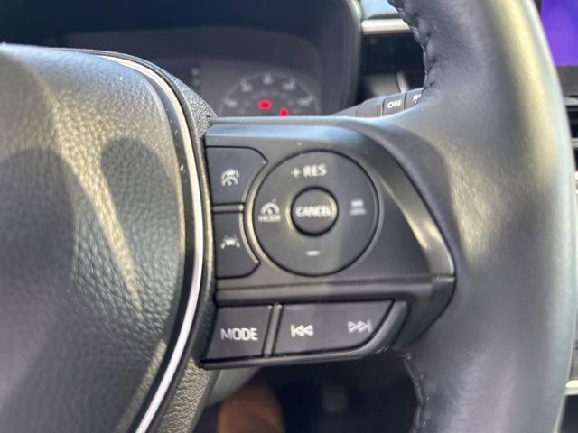 Used 2024 Toyota Corolla Cross AWD Hybrid w/ Moonroof Package image 27