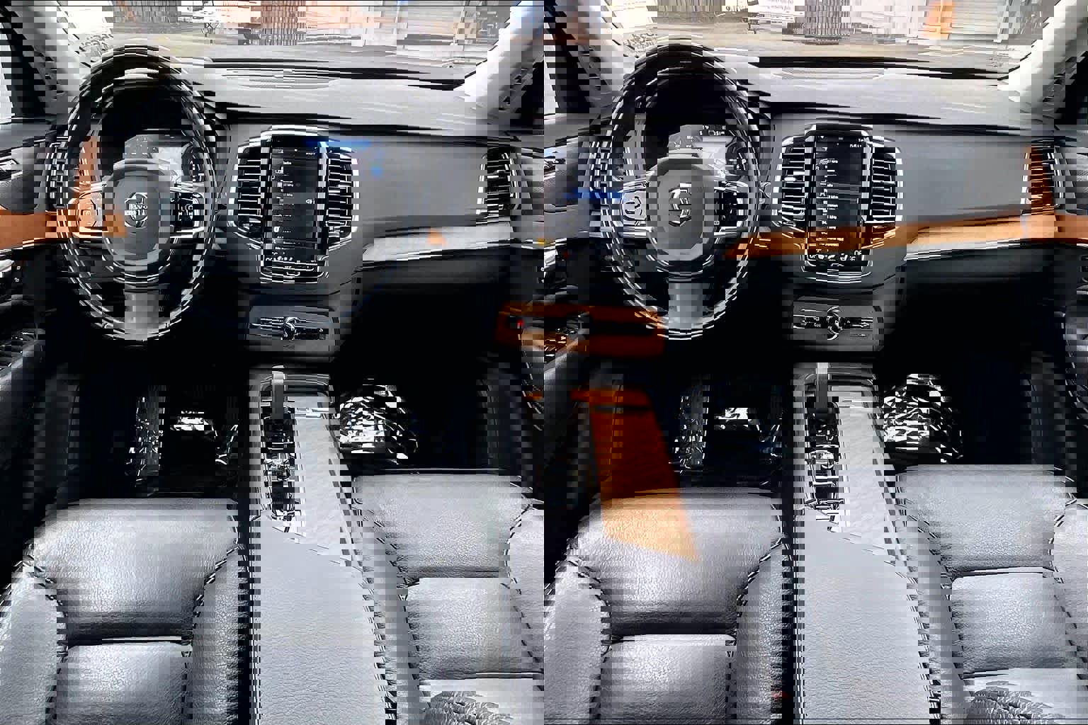 Used 2022 Volvo XC90 T8 Inscription Expression w/ Advanced Package image 18