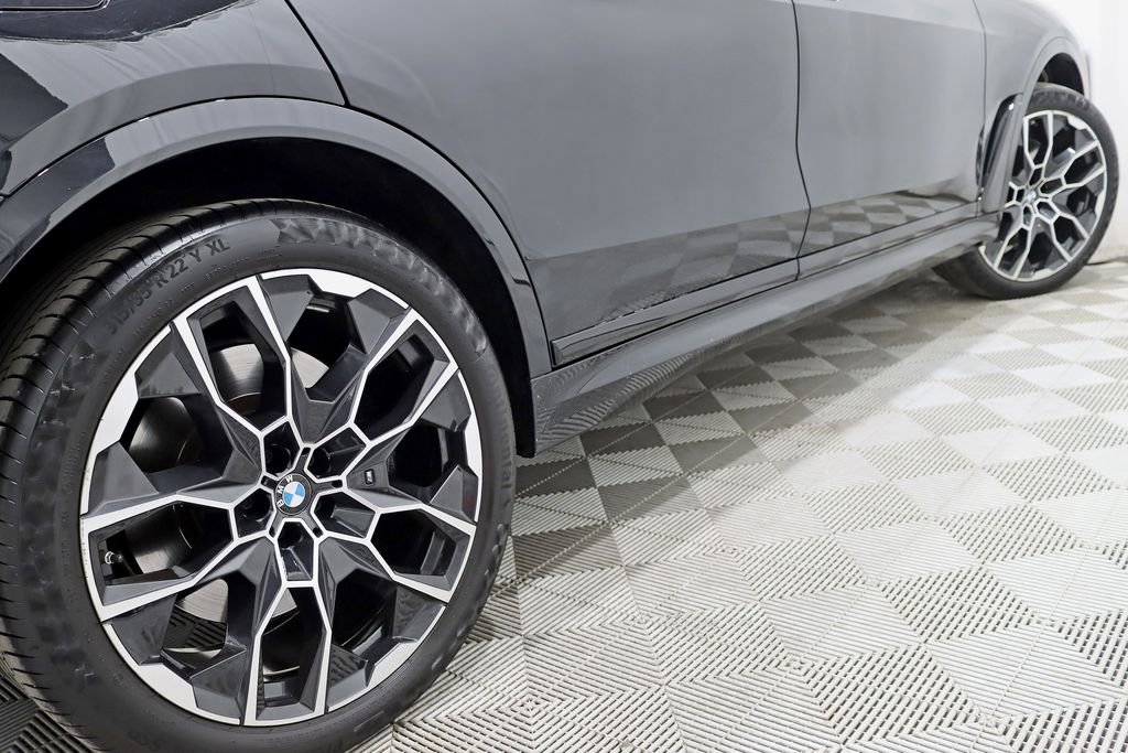 Used 2024 BMW X7 M60i w/ Executive Package image 11