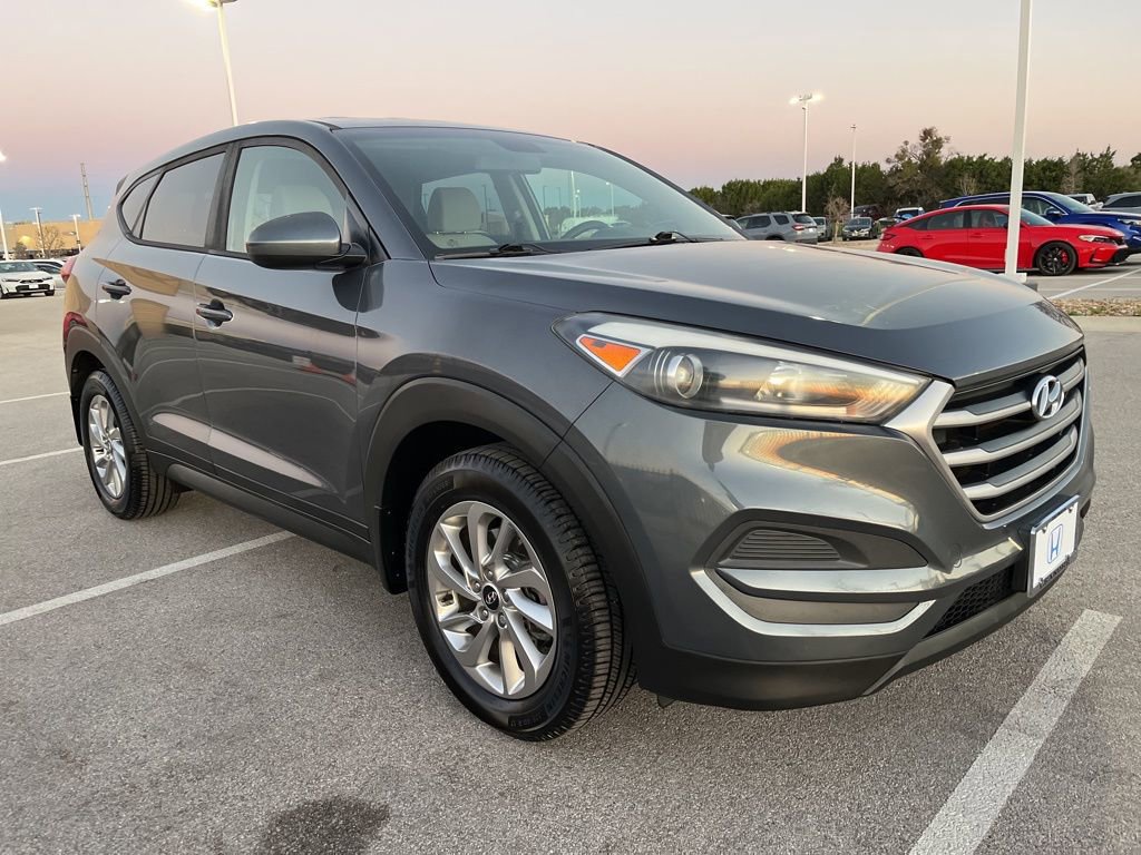 Used 2018 Hyundai Tucson SE w/ Cargo Package image 3