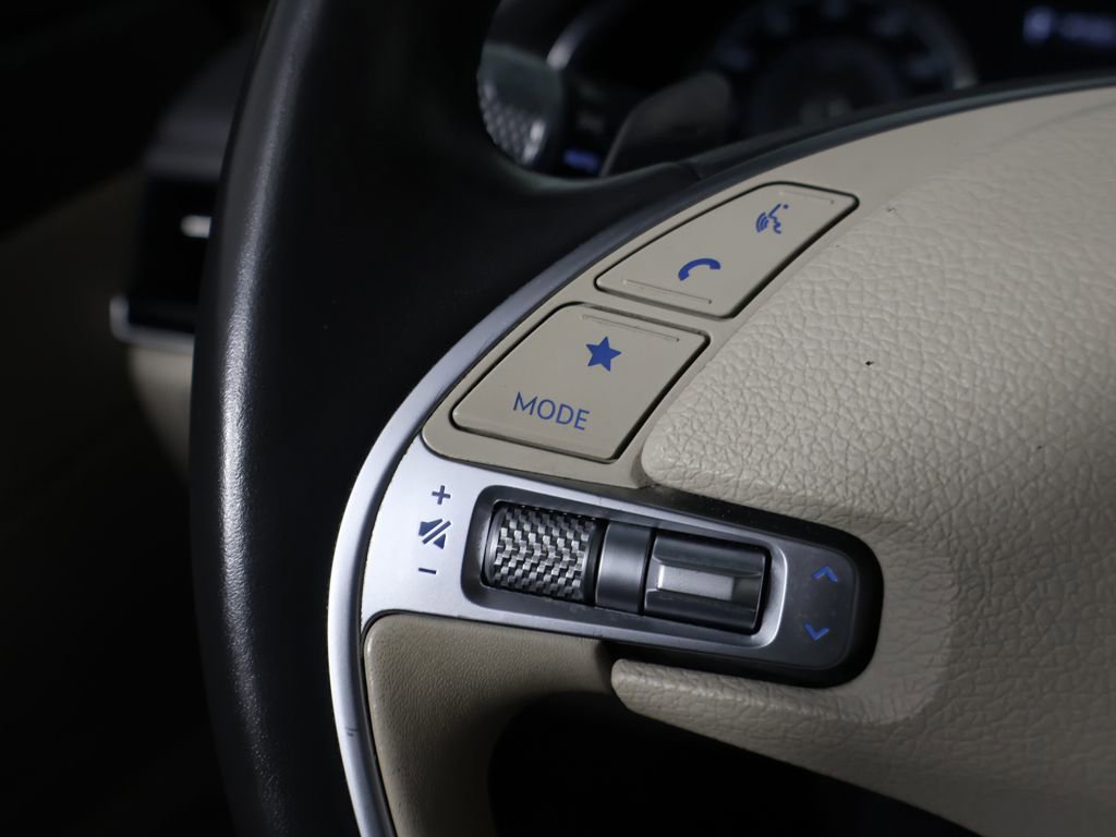 Used 2022 Genesis G80 2.5T image 42