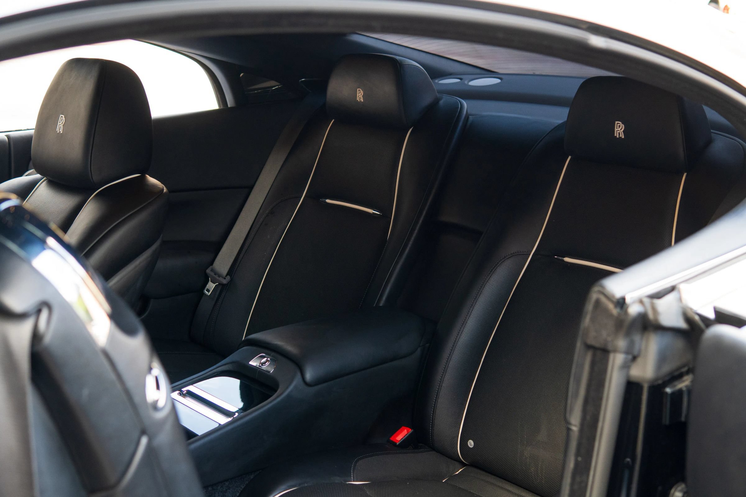 Used 2016 Rolls-Royce Wraith RWD image 25