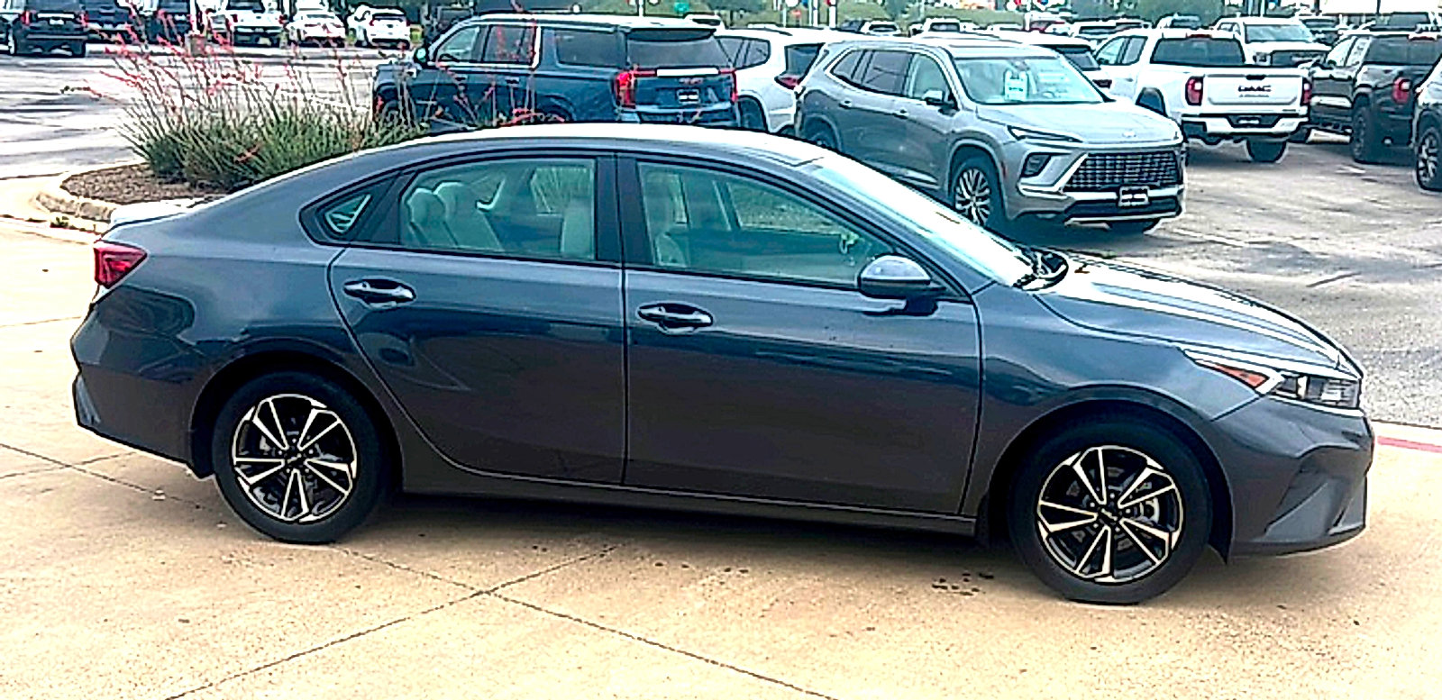 Used 2023 Kia Forte LXS FWD image 5