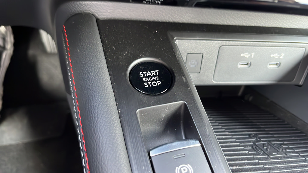 New 2026 Nissan Kicks SR AWD/4WD image 77