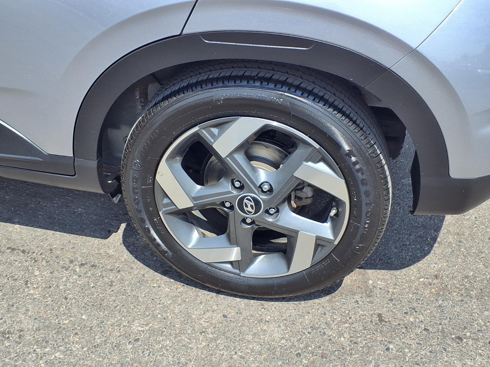 Used 2025 Hyundai Venue SEL FWD image 22
