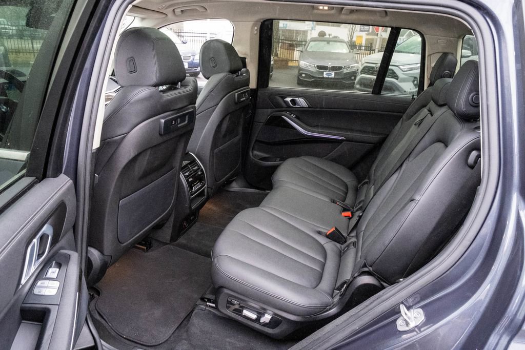 Used 2021 BMW X7 xDrive40i w/ Premium Package 2 image 25