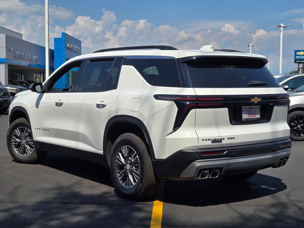 Used 2026 Chevrolet Traverse LT AWD/4WD image 15