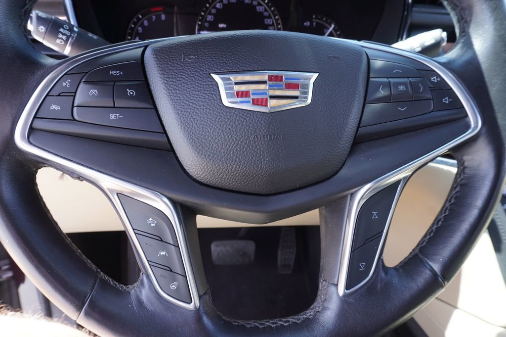 Used 2017 Cadillac XT5 Luxury w/ Driver Awareness Package image 18