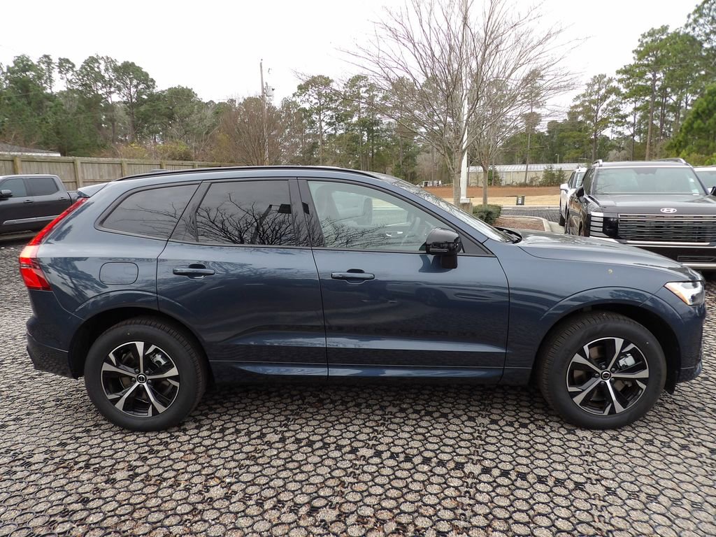 New 2026 Volvo XC60 T8 Core w/ Climate Package image 4