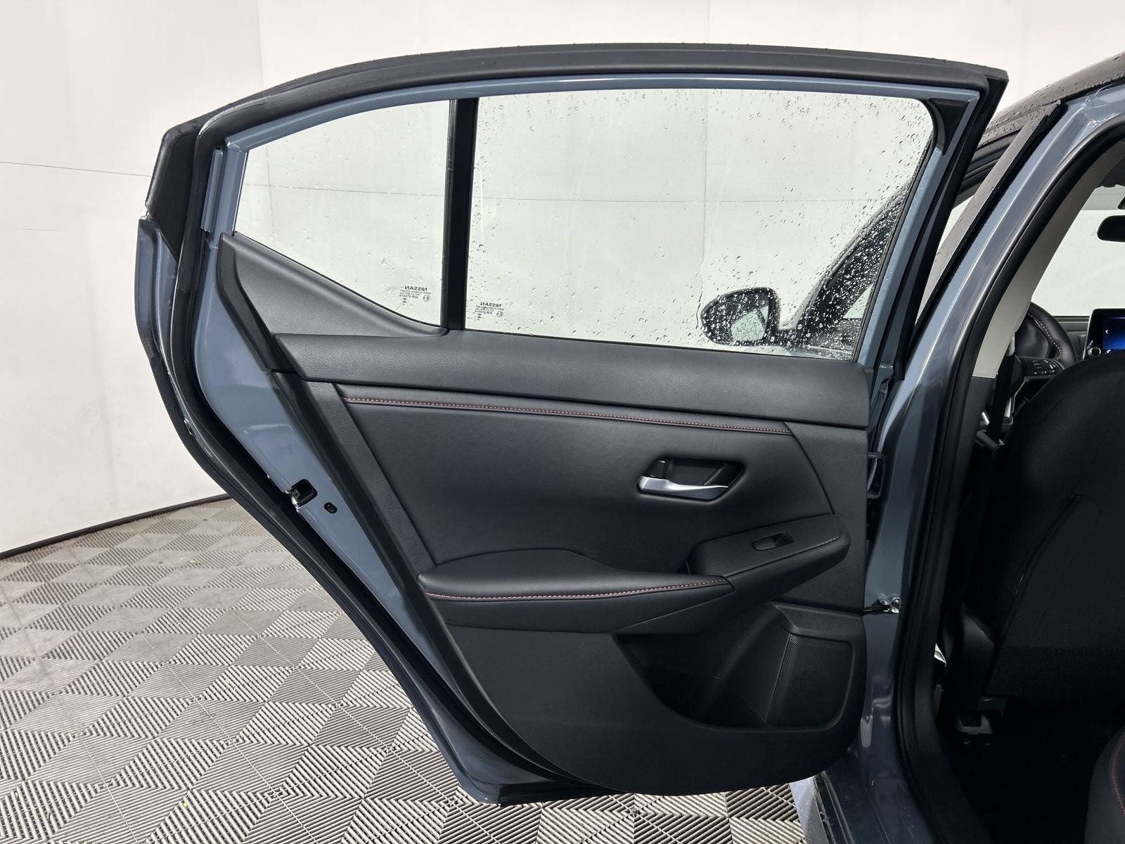 New 2025 Nissan Sentra SR FWD image 34