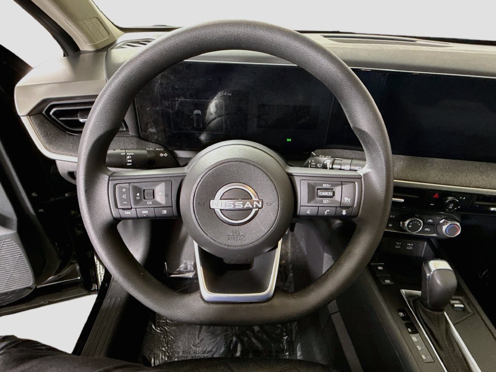 Certified 2025 Nissan Kicks SV FWD image 18