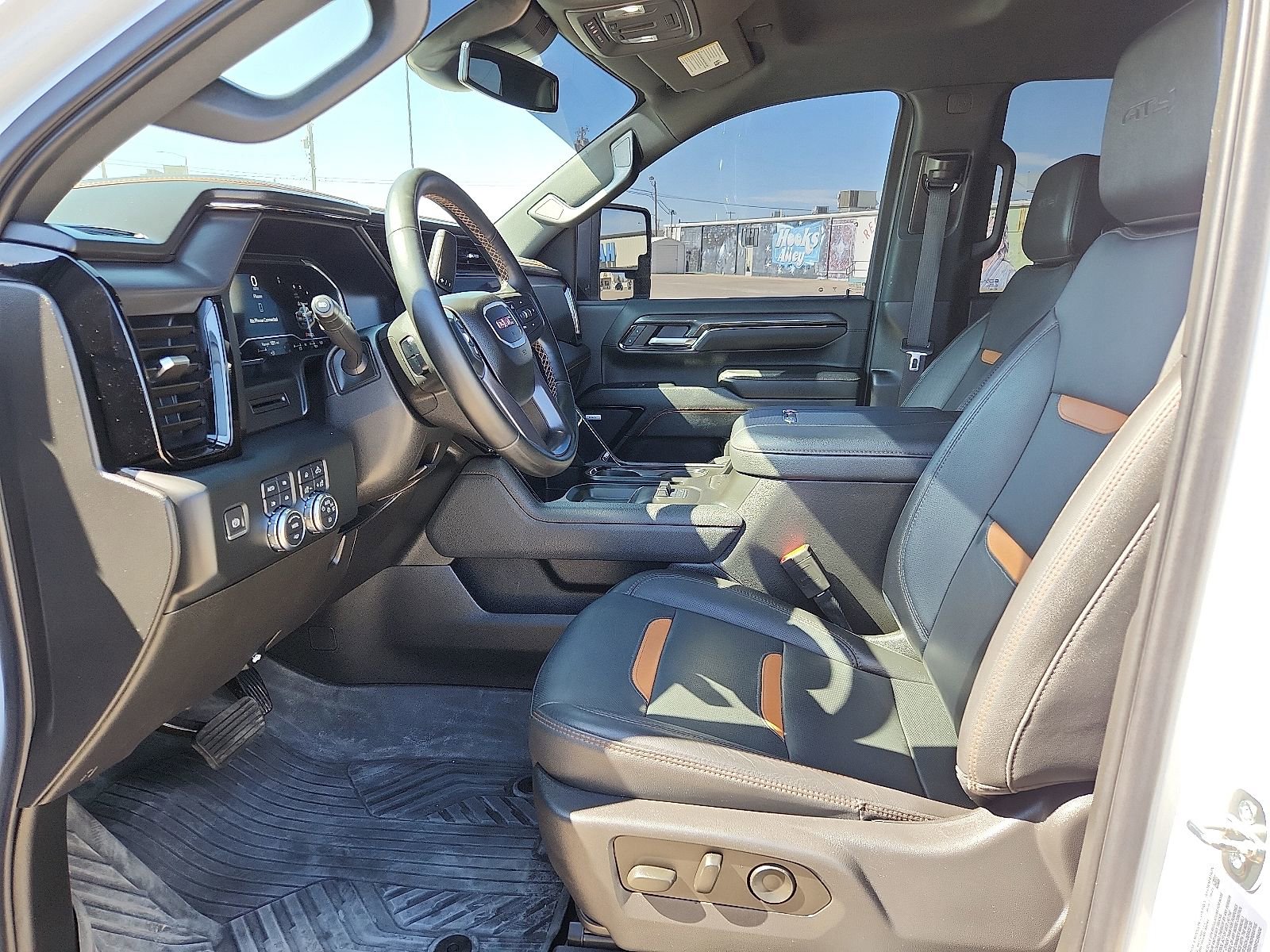 Used 2024 GMC Sierra 2500 AT4 w/ AT4 Preferred Package image 11