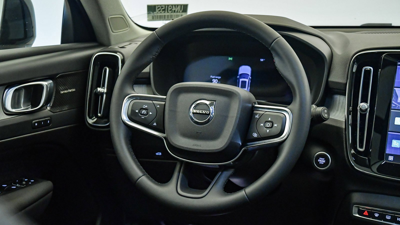 Certified 2025 Volvo XC40 B5 Ultra w/ Climate Package image 12