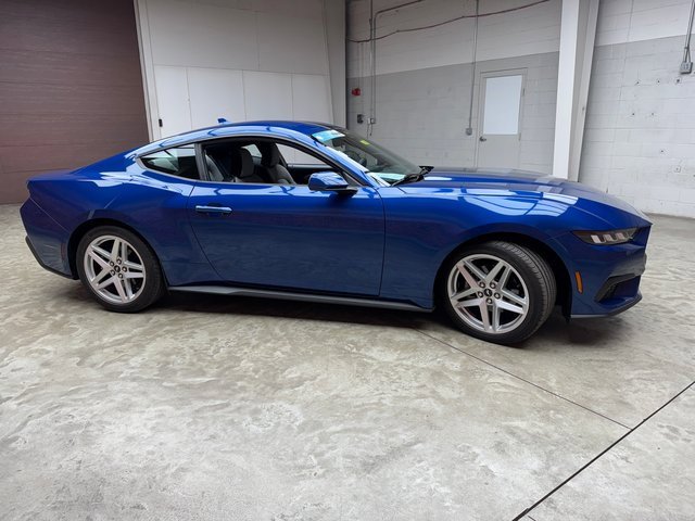 Used 2024 Ford Mustang Coupe image 6