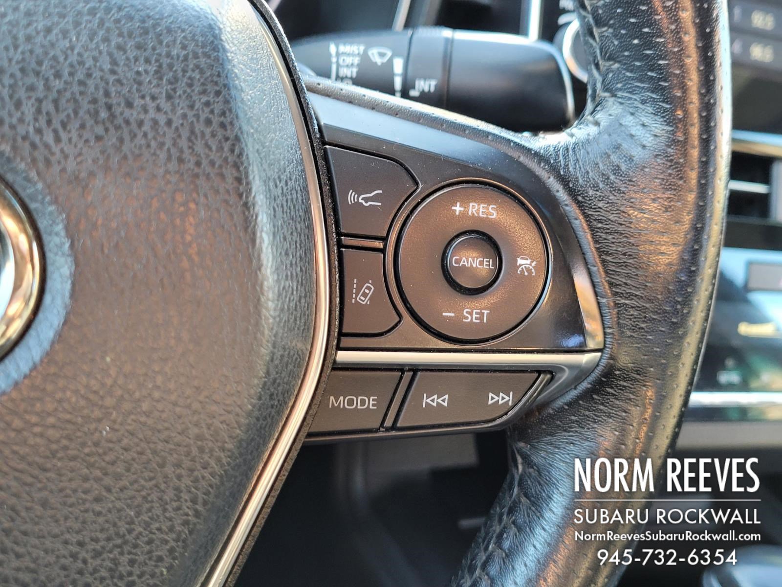 Used 2019 Toyota Avalon XSE image 8