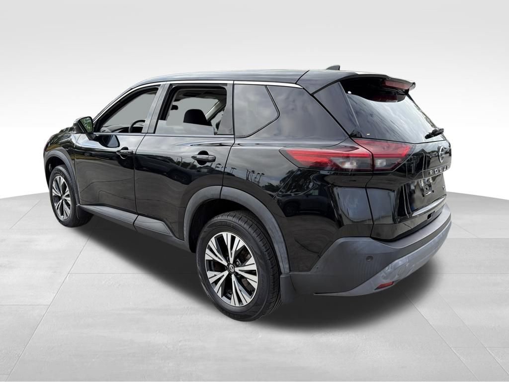 Used 2021 Nissan Rogue SV image 4