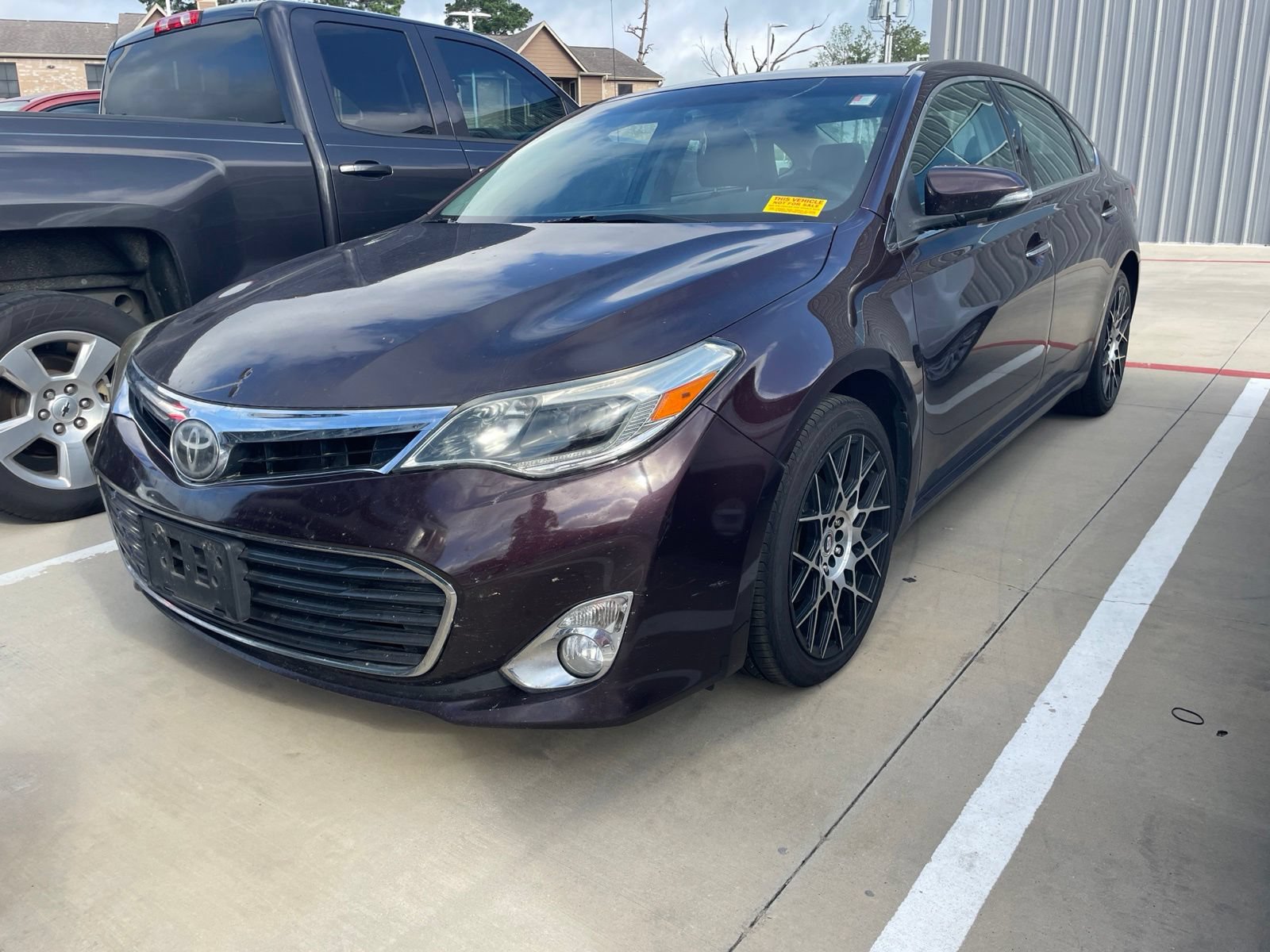 Used 2014 Toyota Avalon Limited w/ Technology Package