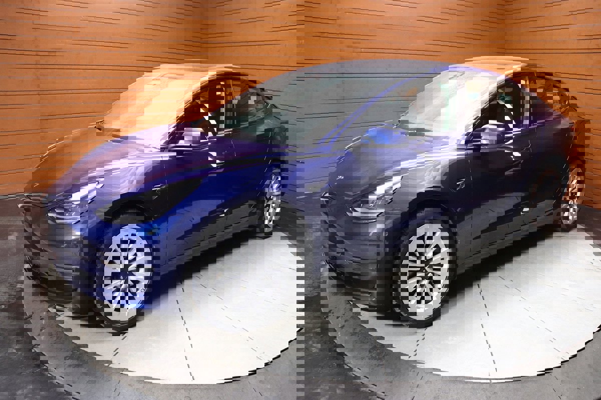Used 2022 Tesla Model 3 Standard Range image 6