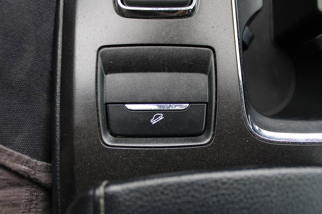 Used 2017 Ford Fusion SE FWD image 24