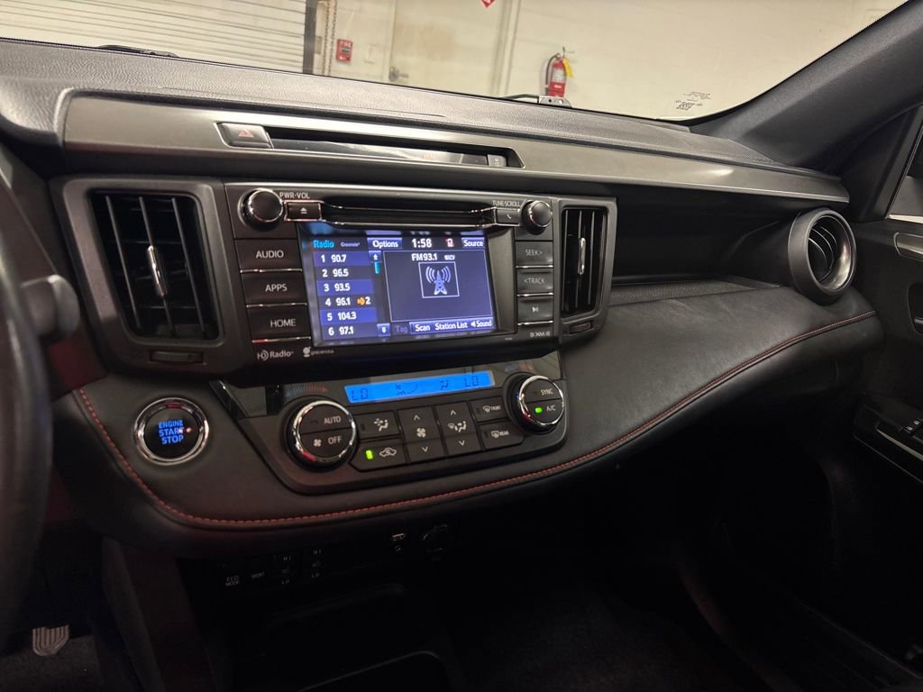 Used 2016 Toyota RAV4 SE image 36