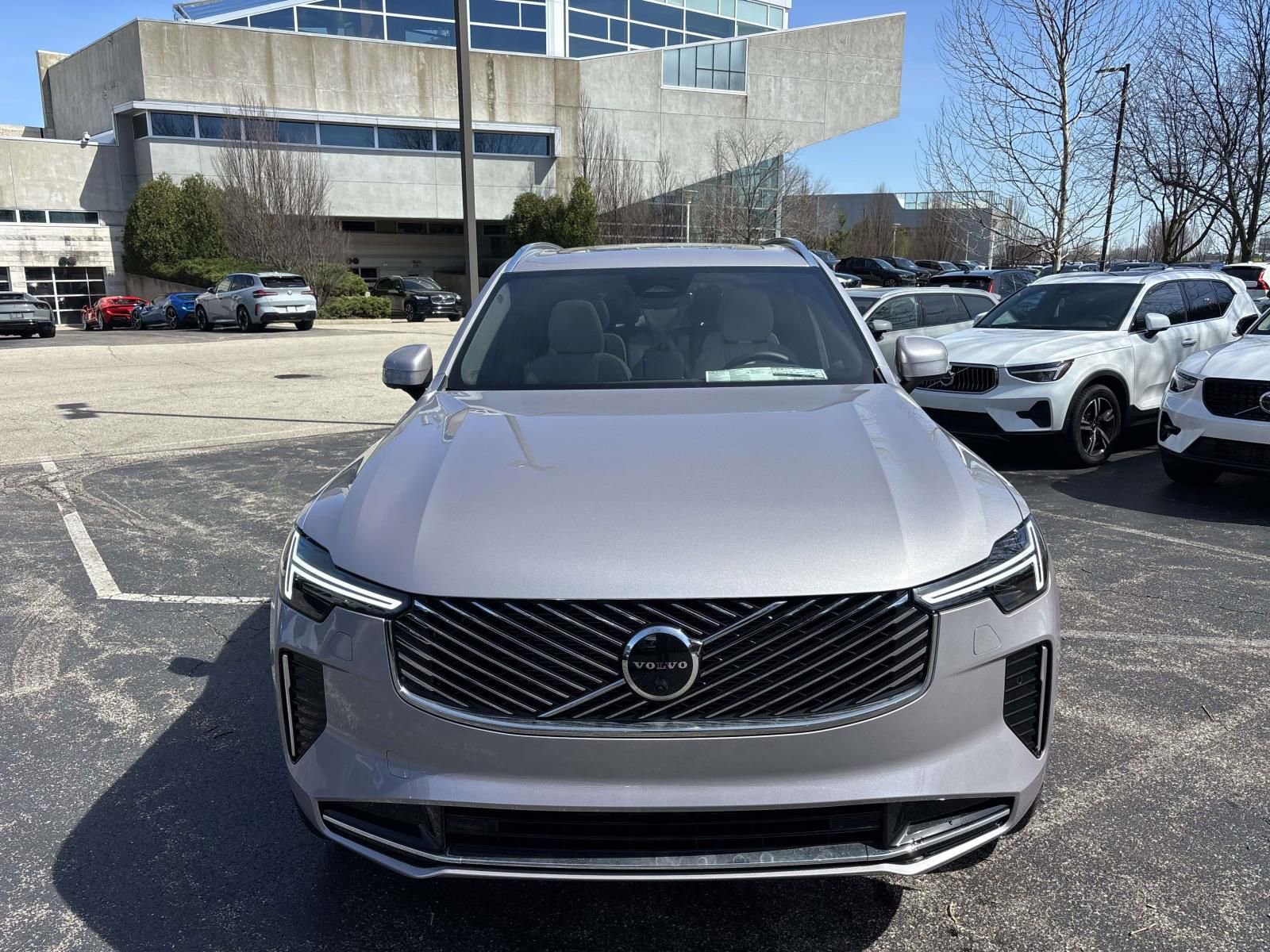 New 2026 Volvo XC90 B5 Plus w/ Protection Package Premier AWD/4WD image 2