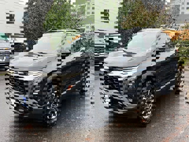 New 2026 Chevrolet Equinox ACTIV w/ Convenience Package III image 3