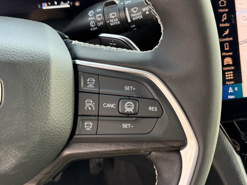 New 2026 Jeep Grand Cherokee Altitude AWD/4WD image 17