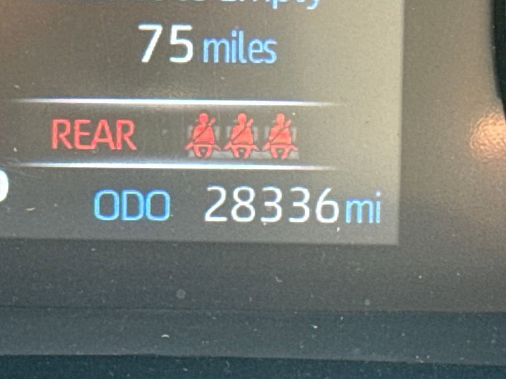 Used 2022 Toyota RAV4 XLE Premium image 20