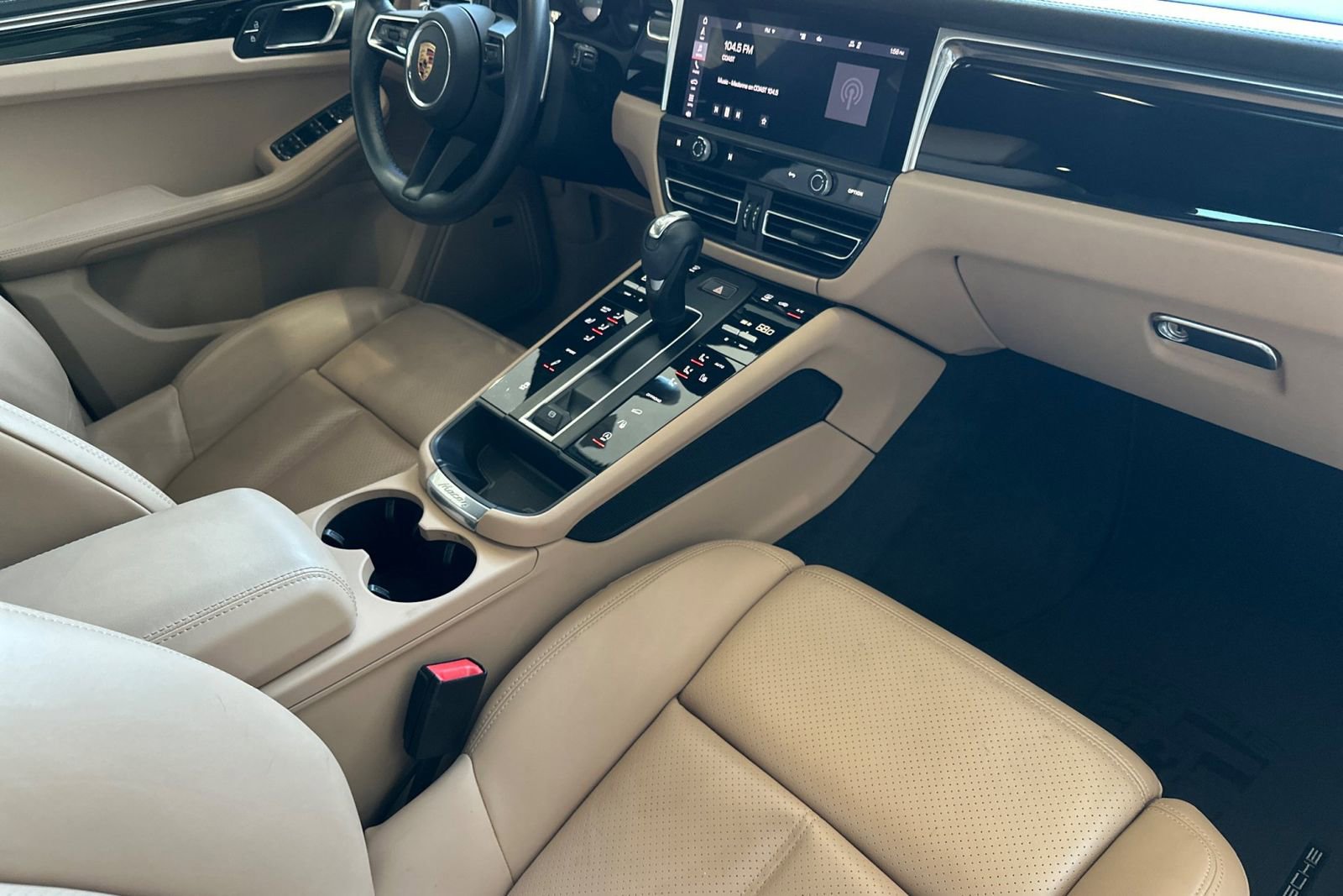 Certified 2023 Porsche Macan S image 18