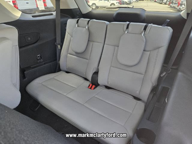 New 2026 Ford Explorer Active w/ Active Comfort Package AWD/4WD image 9