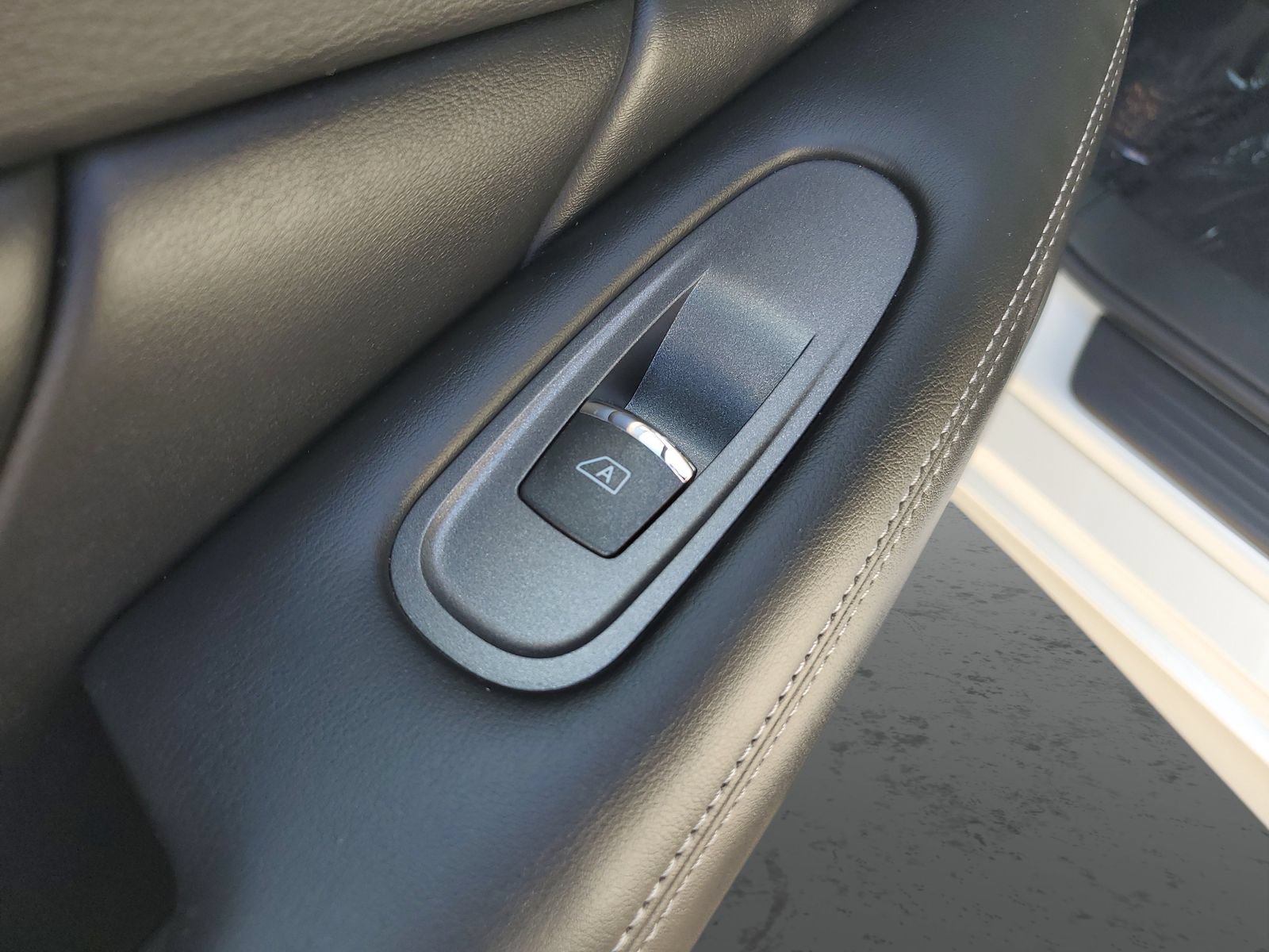 Used 2020 INFINITI Q50 Luxe RWD image 16