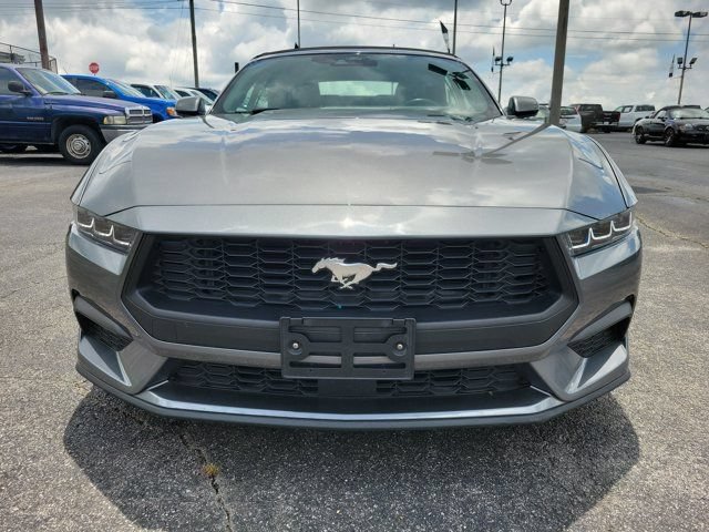Used 2025 Ford Mustang Premium RWD image 8
