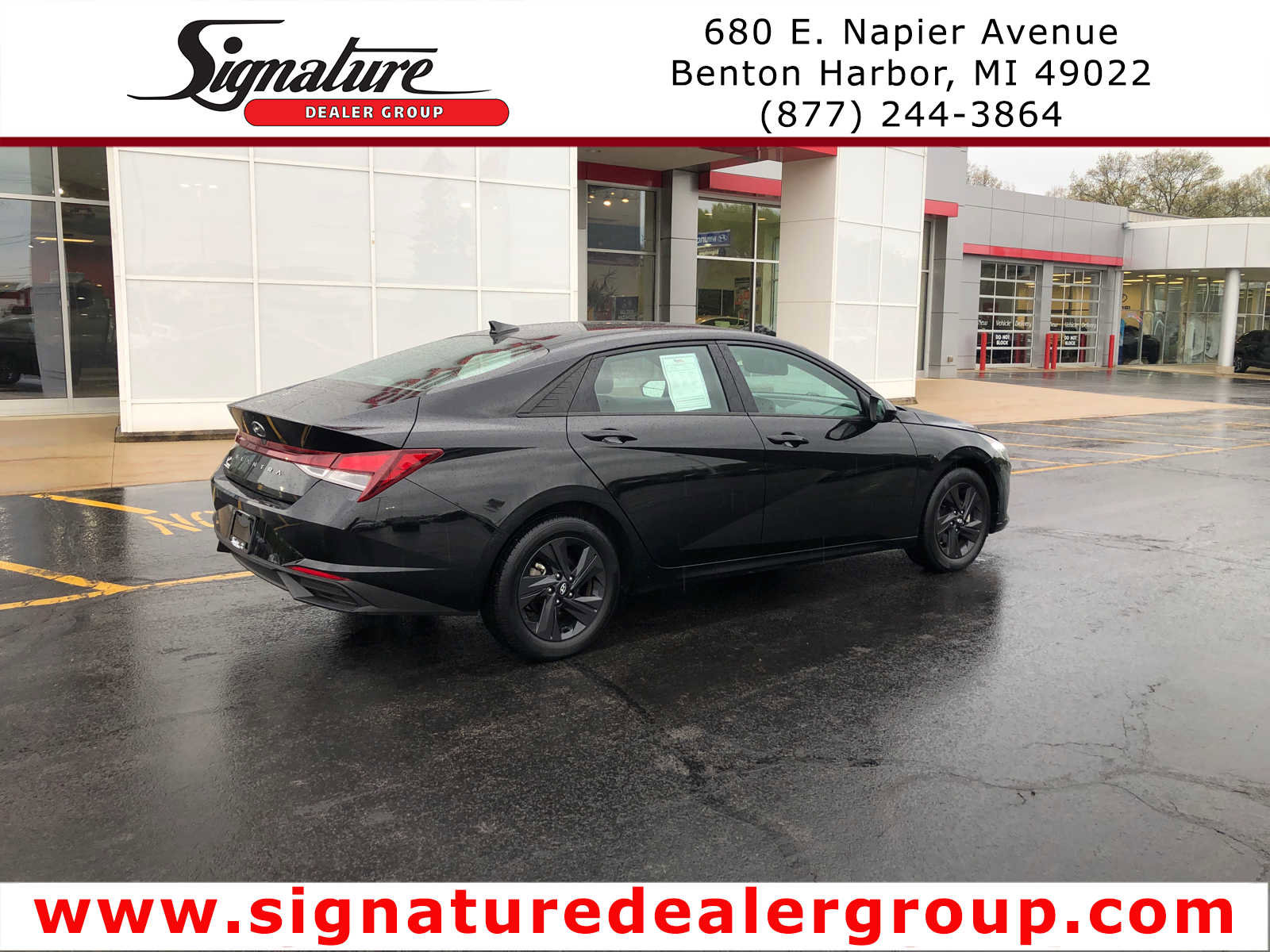 Used 2023 Hyundai Elantra SEL w/ Cargo Package FWD image 1