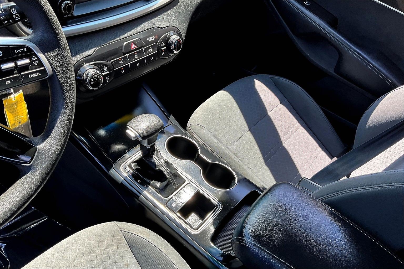 Used 2020 Kia Sorento LX FWD image 17