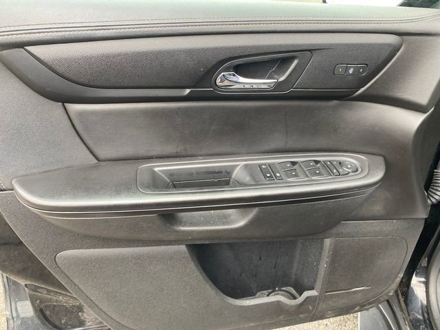 Used 2017 Chevrolet Traverse LT image 18