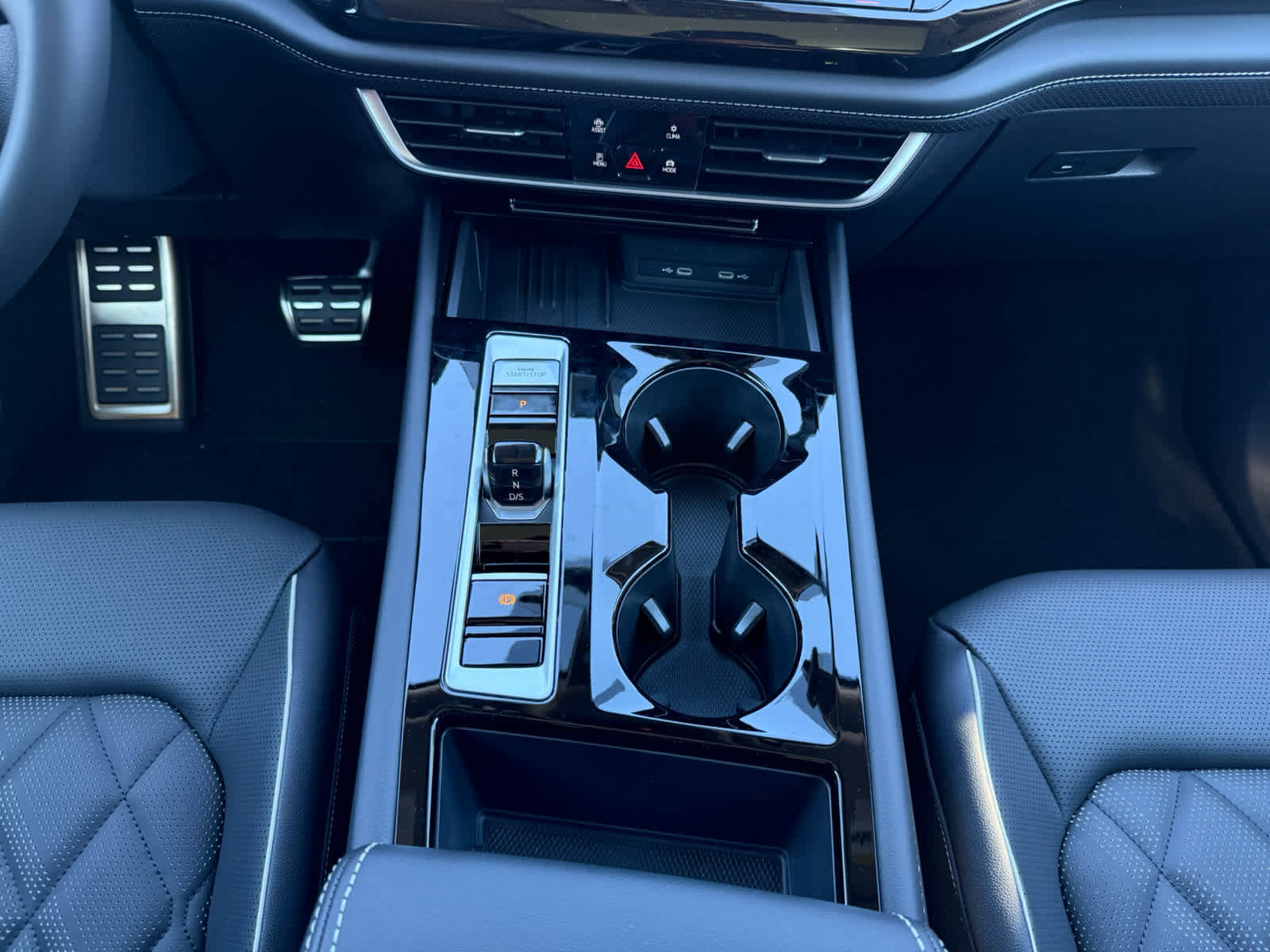 New 2026 Volkswagen Atlas SEL Premium R-Line image 22