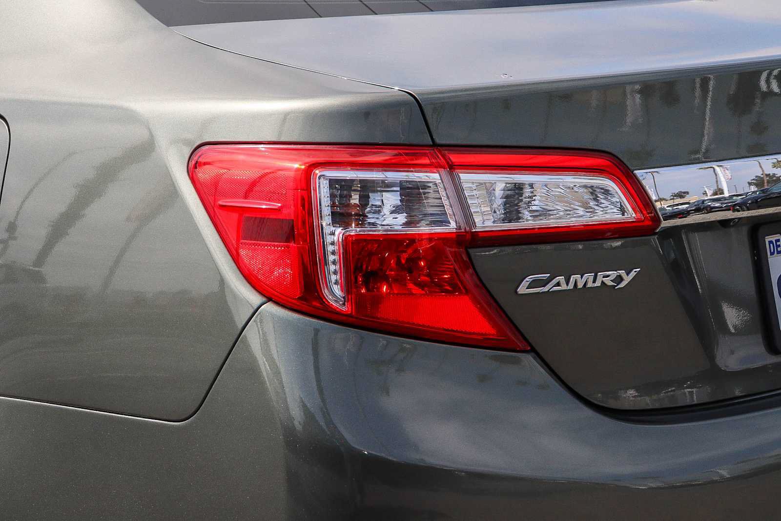 Used 2014 Toyota Camry XLE w/ Leather Package FWD image 11
